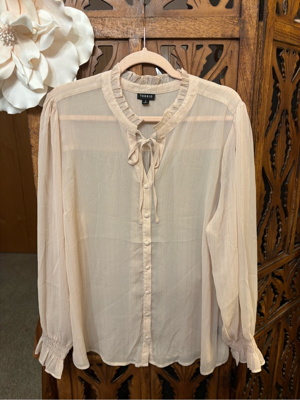 Cream Ruffle Tie-Neck Button Front Blouse with Gold Detail Size 2X